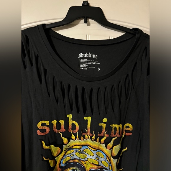 Torrid Sublime Long Beach Sun Black Slashed Tee - Picture 10 of 11